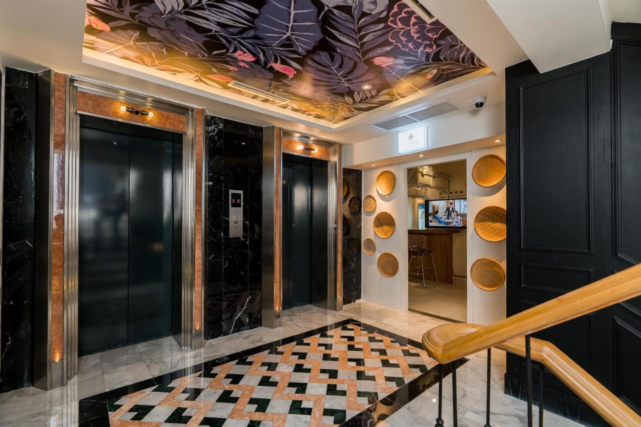 Akara Hotel Бангкок Экстерьер фото The elevators