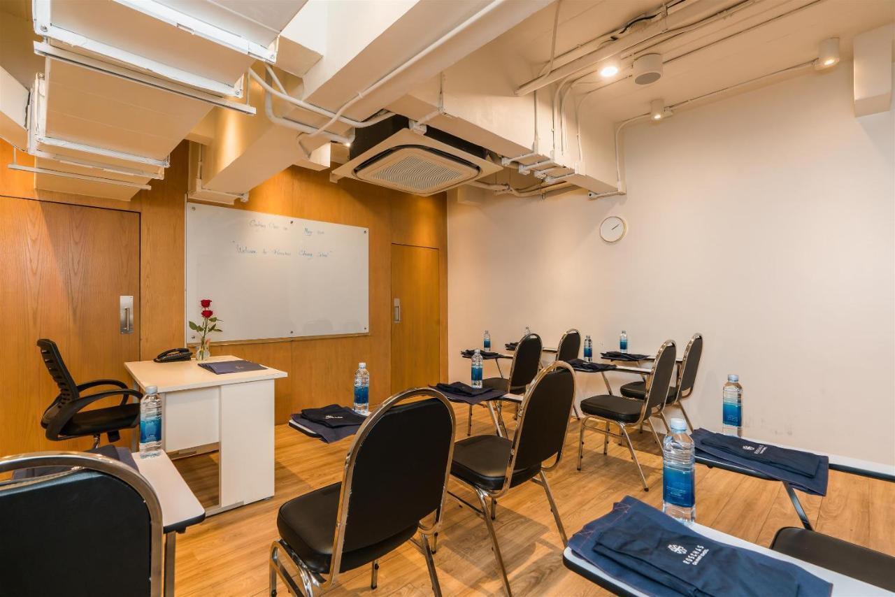 Akara Hotel Бангкок Экстерьер фото Meeting room